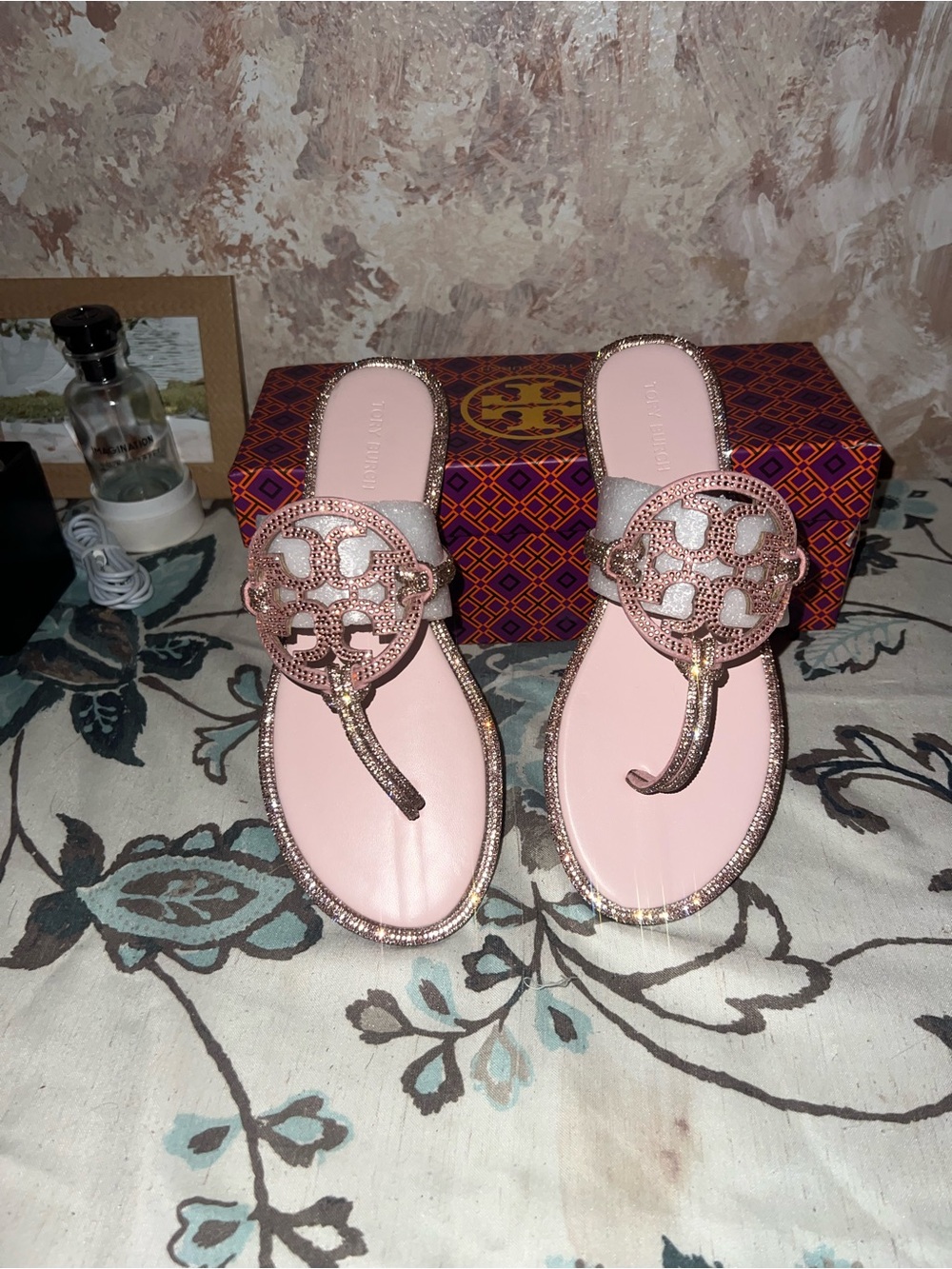 Tory Burch Rose Gold Crystal Logo Thong Sandals - Picture 4 of 6